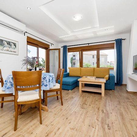 Iva Apartmani Vodice Luaran gambar