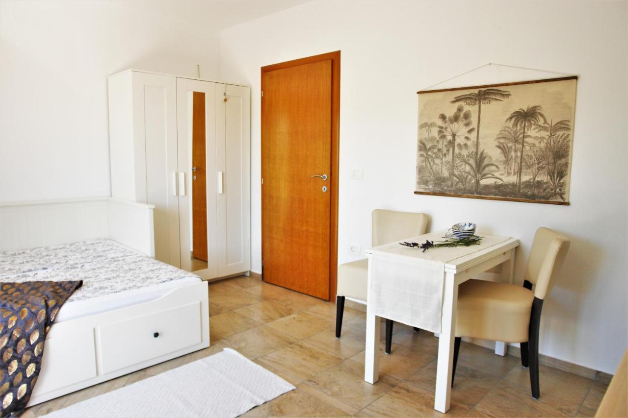 Iva Apartmani Vodice Luaran gambar