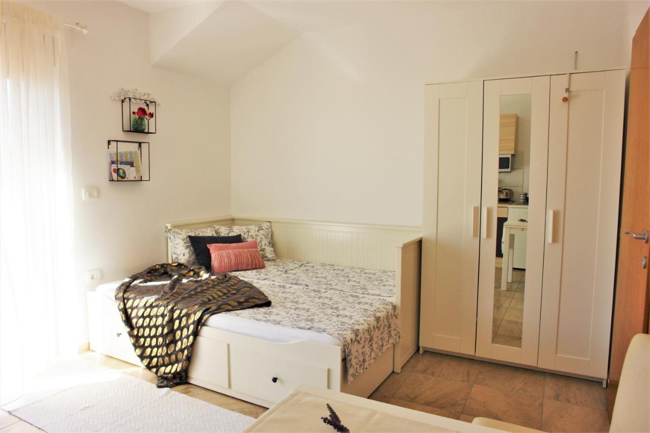 Iva Apartmani Vodice Luaran gambar