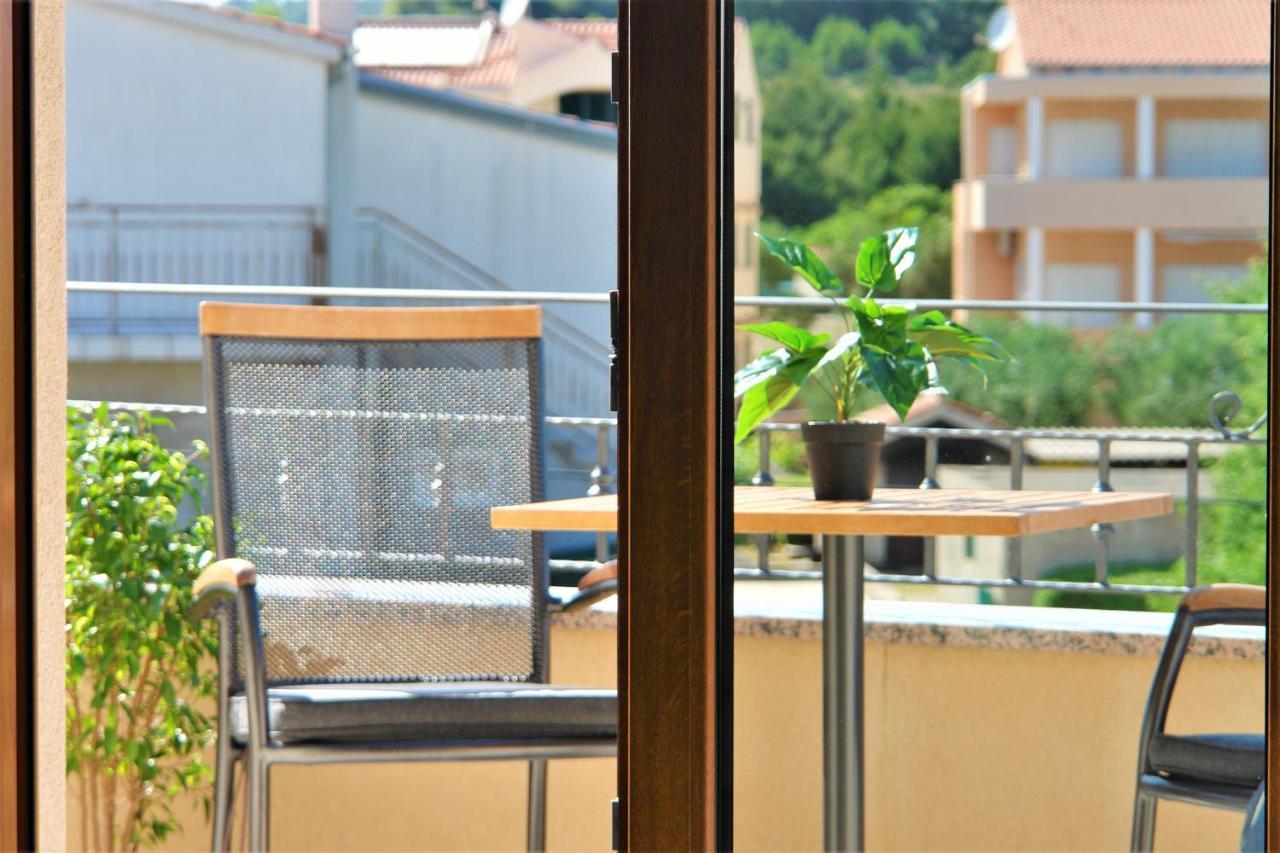 Iva Apartmani Vodice Luaran gambar