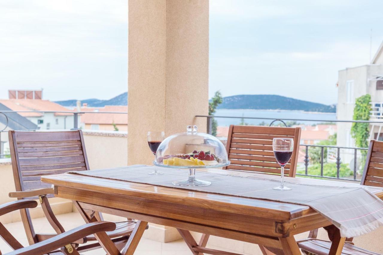 Iva Apartmani Vodice Luaran gambar