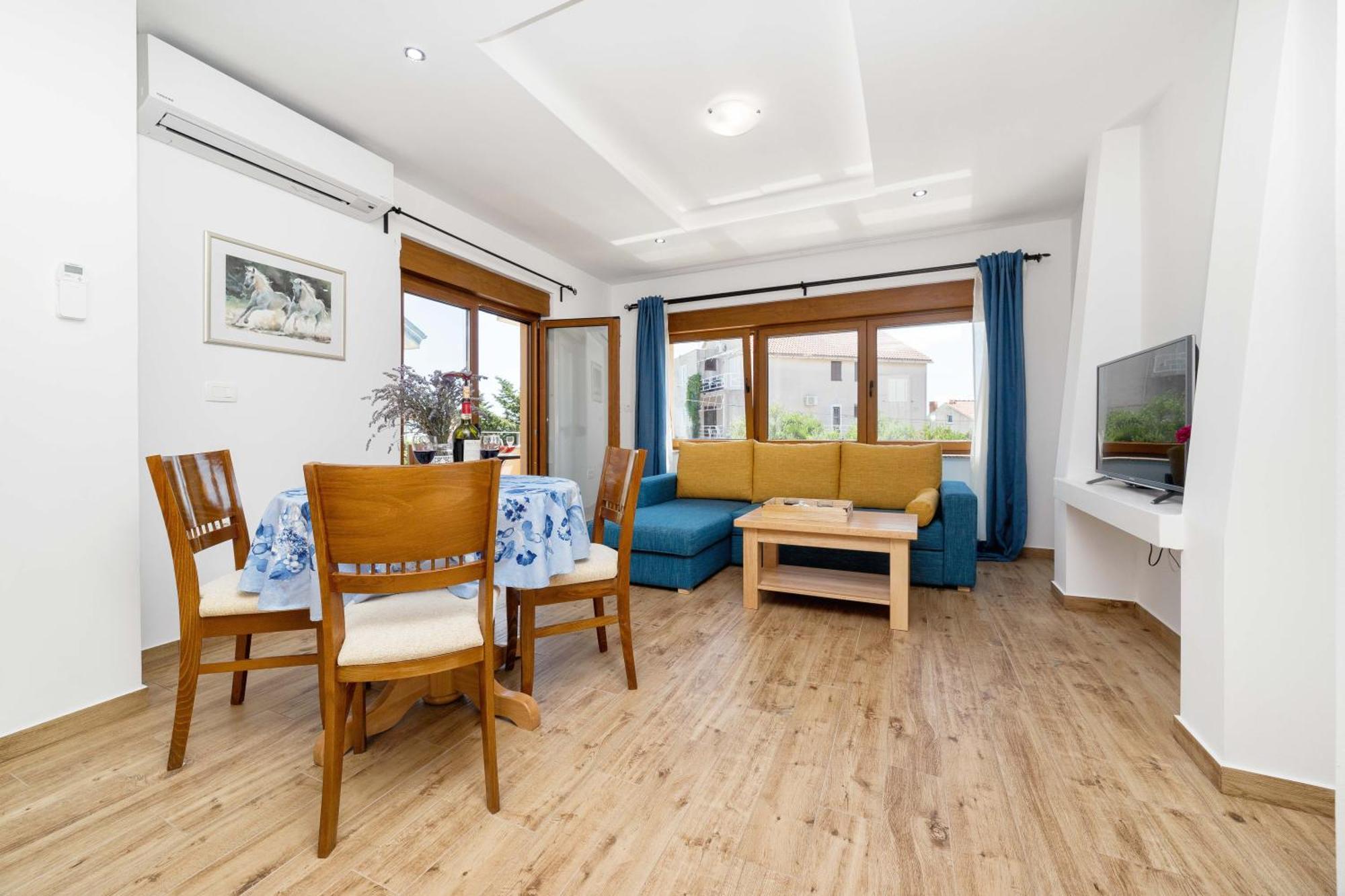 Iva Apartmani Vodice Luaran gambar